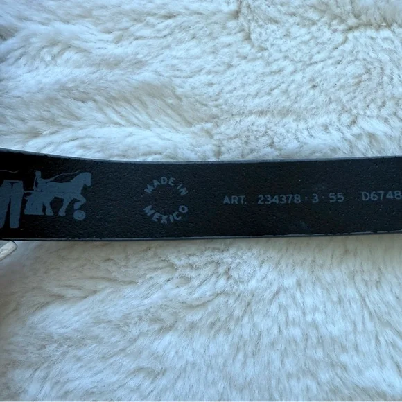 NWT!!! Levi’s women leather belt size 29.50$ - Picture 4 of 4